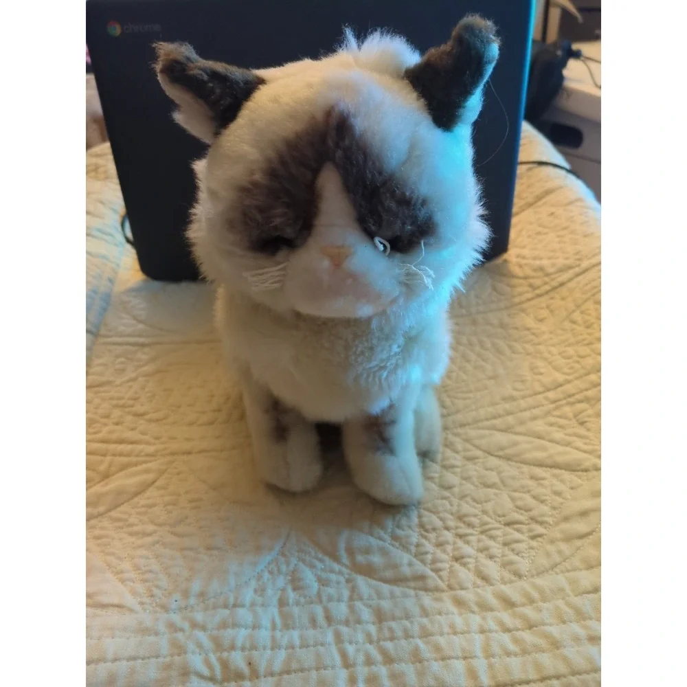 Gund Grumpy Cat Siamese Plush Stuffed Animal Toy 9 inches tall